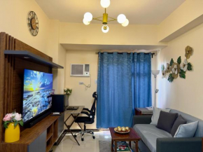 Bayfront Suite near Airport, MOA, PICC, Star City, OKADA With Fast WIFI & Netflix Free Pool Access - Pet-Friendly